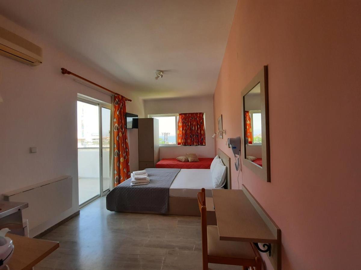 טולון Ntemos Apartments מראה חיצוני תמונה